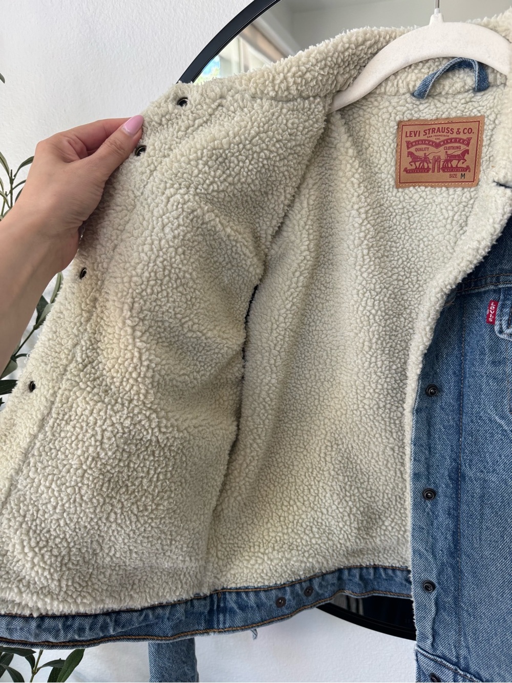 Levi's Blue Denim Sherpa Trucker Jean Jacket M - Picture 9 of 10